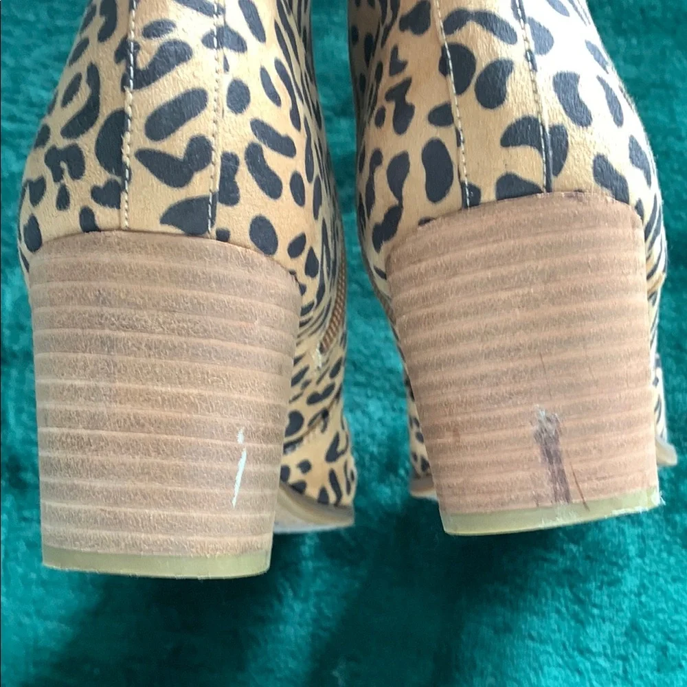 Carlos by Carlos Santana Brown and Black Ankle Booties with Leopard Print - Picture 4 of 6